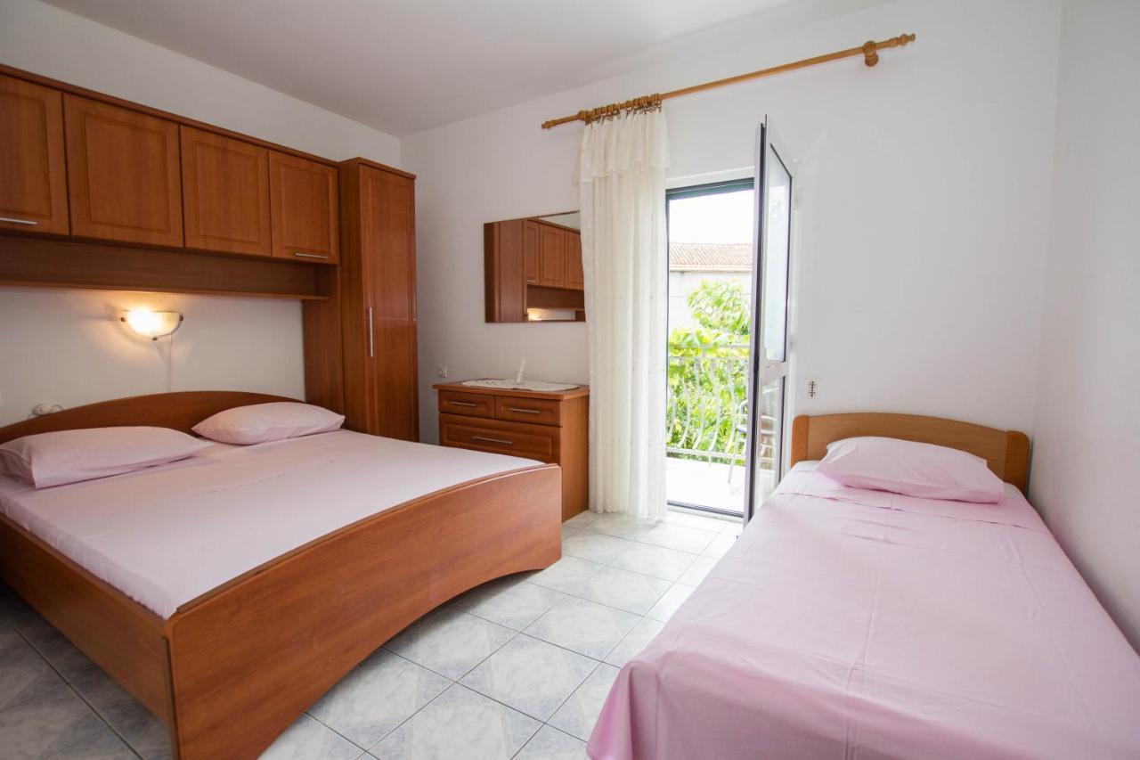 Apartments By The Sea Sucuraj, Hvar - 566 Exterior foto