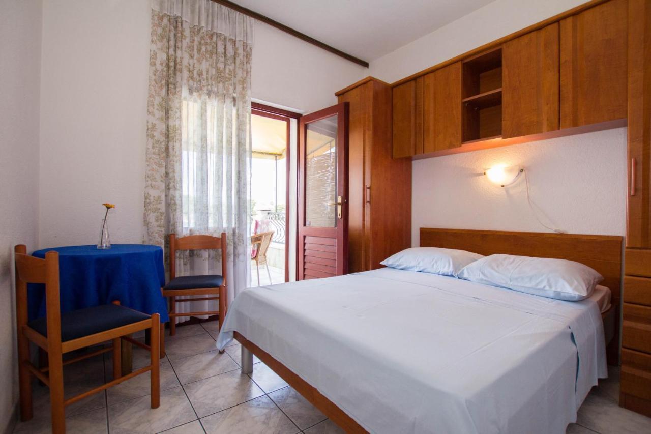 Apartments By The Sea Sucuraj, Hvar - 566 Exterior foto